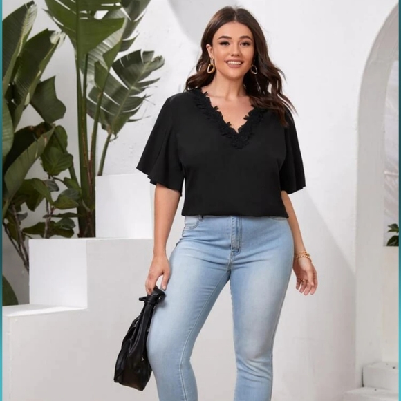 ⚡2/20⚡1XL Plus Contrast Lace V-Neck Blouse - SHEIN - Picture 4 of 6
